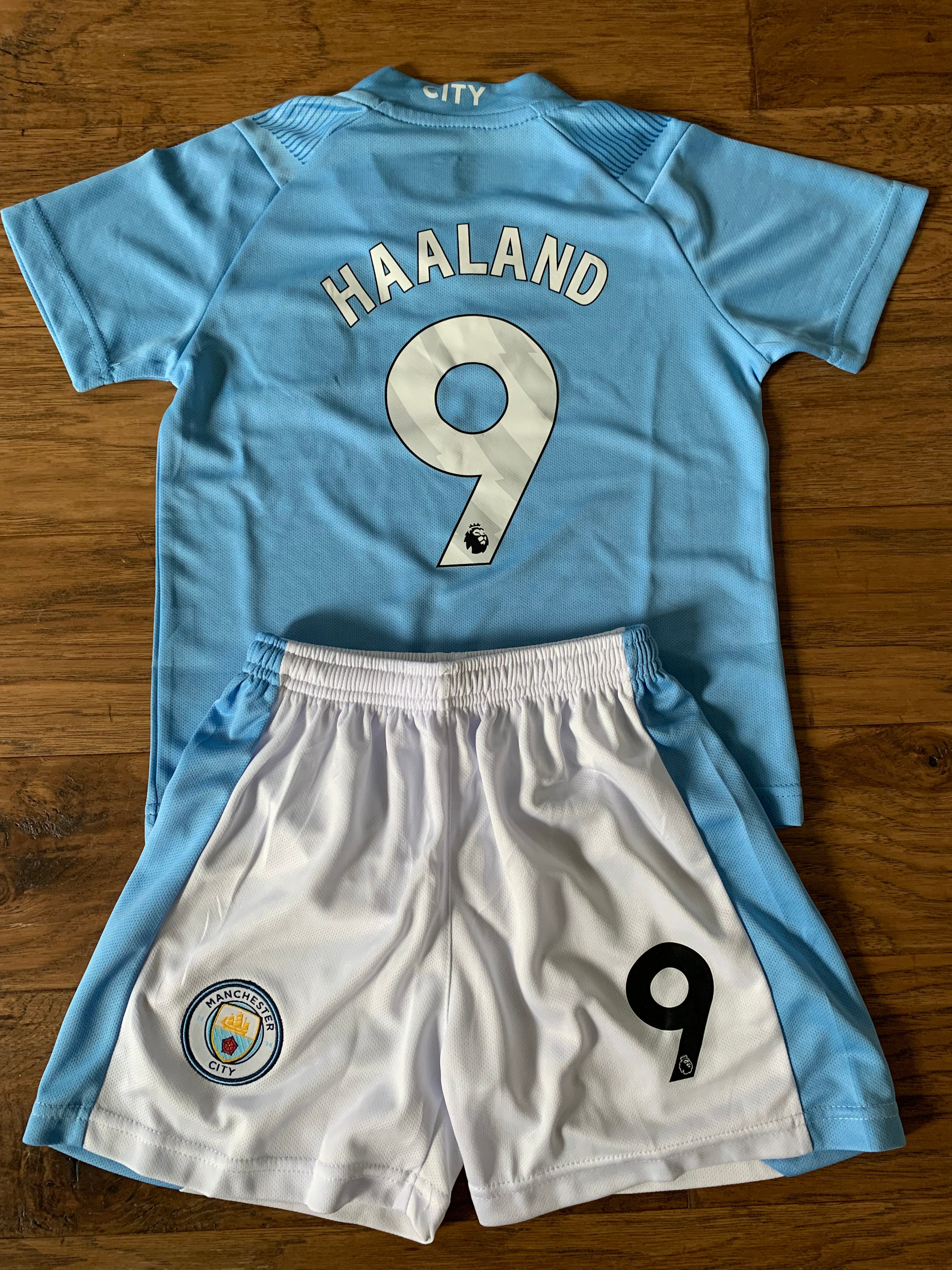 Haaland Manchester City away soccer jersey fot Kids deals size 22 (6-7 years)